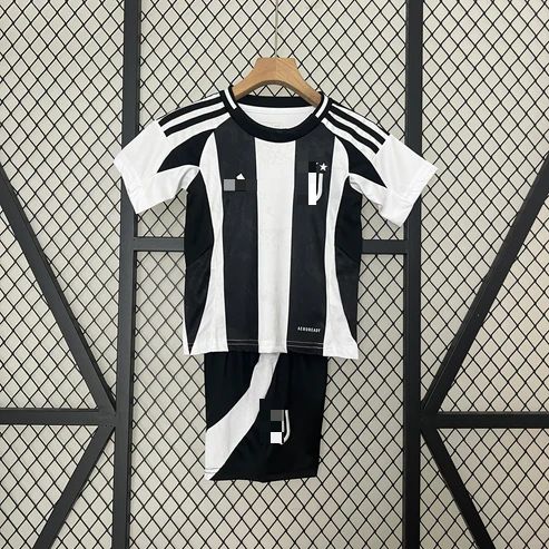 Conjunto Juv 24-25 Local (Niño)