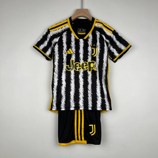 Conjunto Juventus 23-24 Local (Niño)