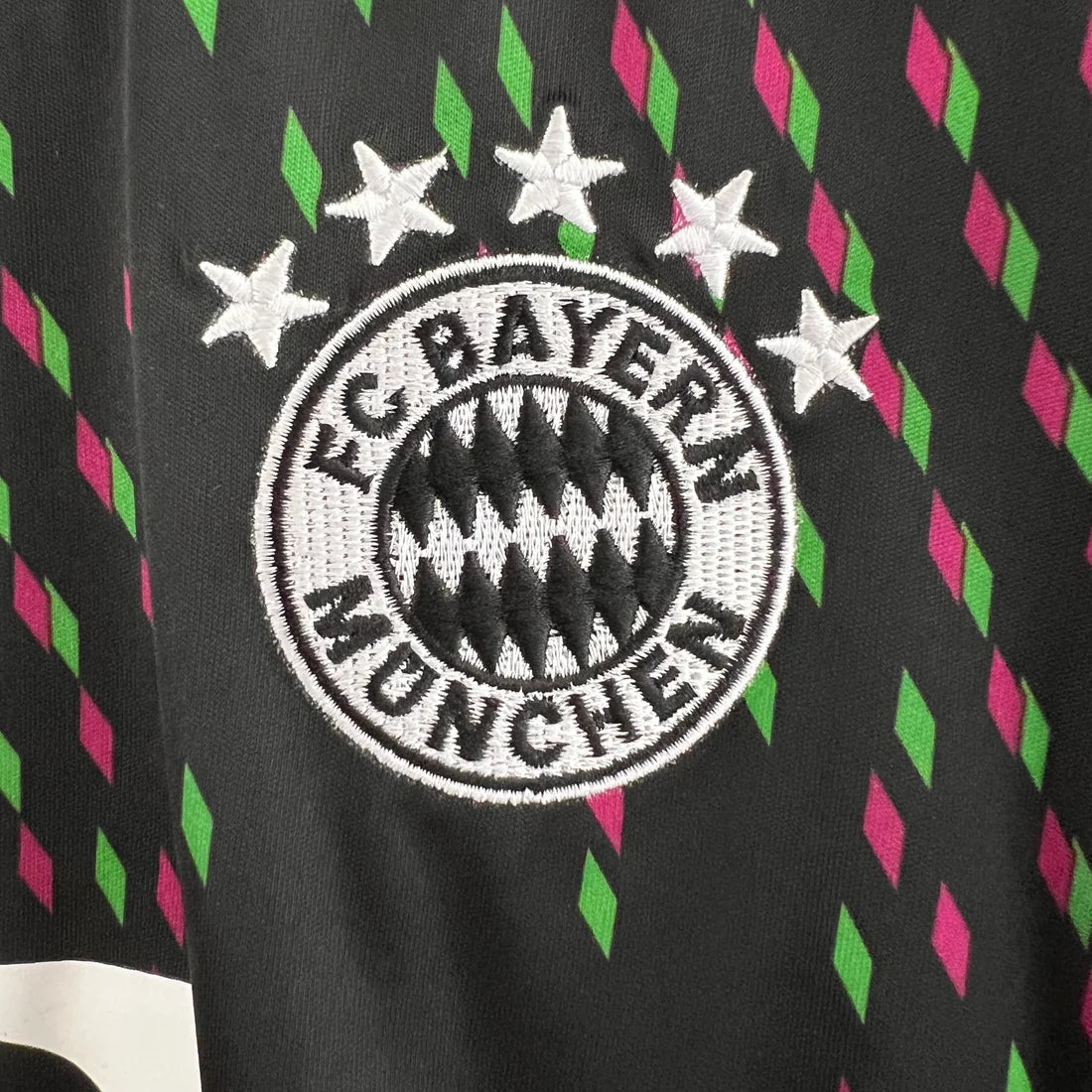 Conjunto Bayern de Múnich 23-24 Visitante (Niño)