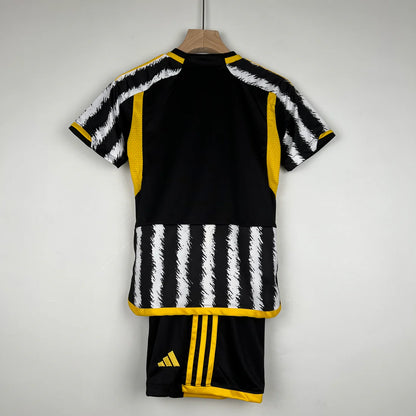 Conjunto Juventus 23-24 Local (Niño)