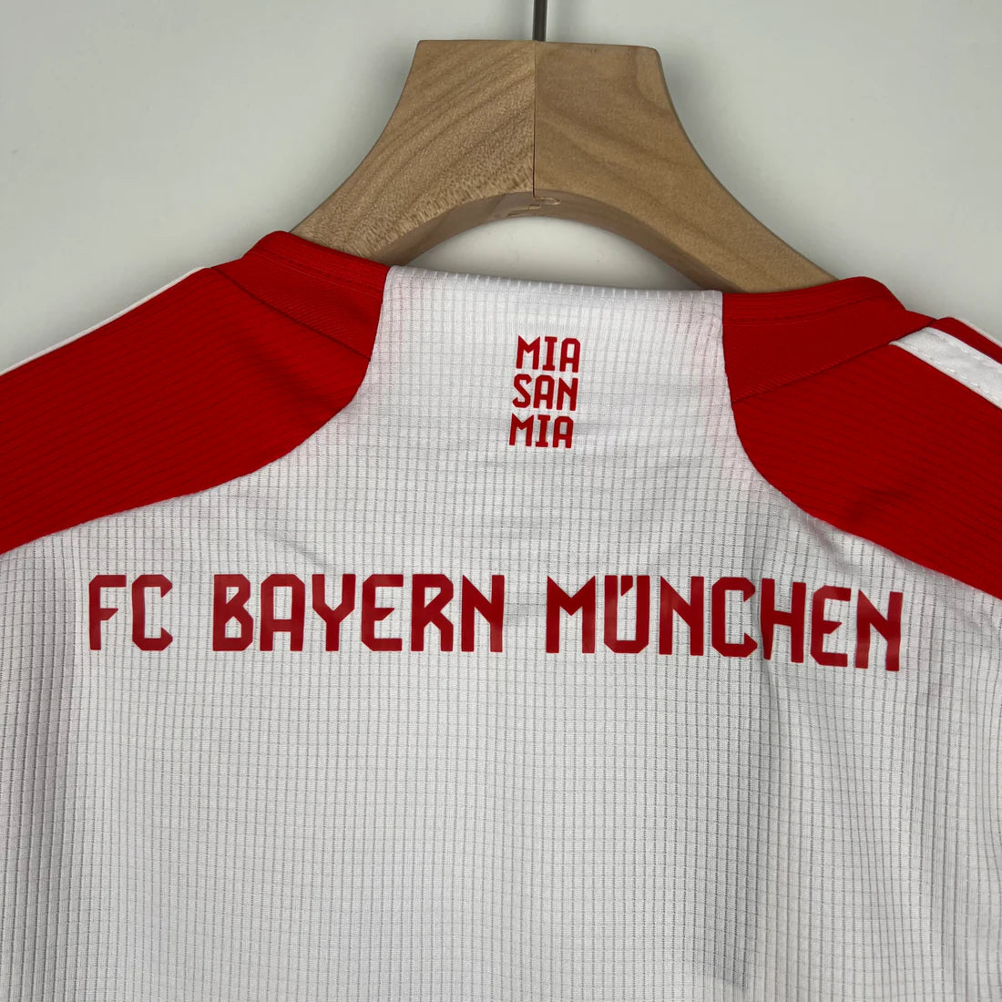 Conjunto Bayern de Múnich 23-24 Local (Niño)