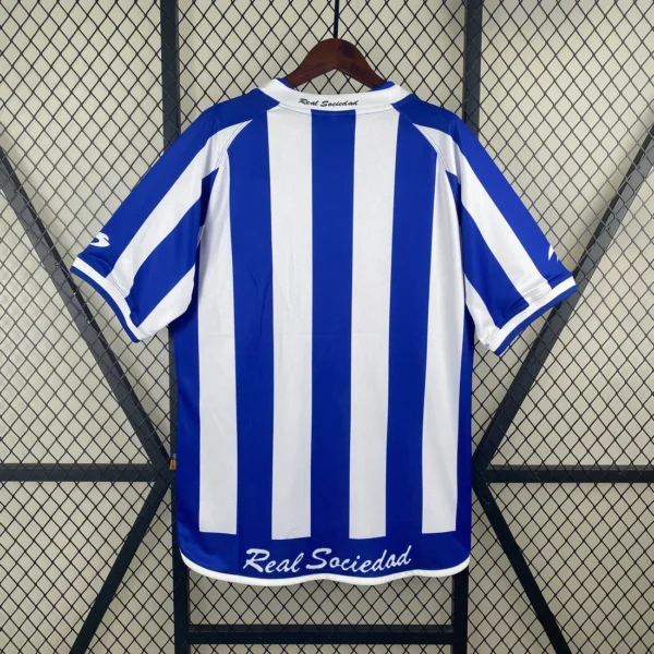 24f26014_4a39eeaf-f2df-47a5-84e4-3245442b7653 Retro Real Sociedad 02-03 Local