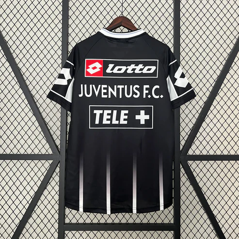 7d8beda0 Retro Juventus 00-01 Negro